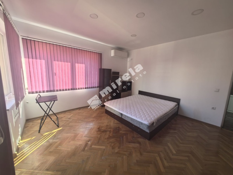 Kiadó  2 hálószobás Jambol , Centar , 90 négyzetméter | 40231577 - kép [5]