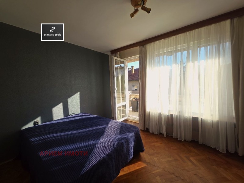 Издаје се  2 спаваће собе Софија , Изток , 90 м2 | 74602889 - слика [4]