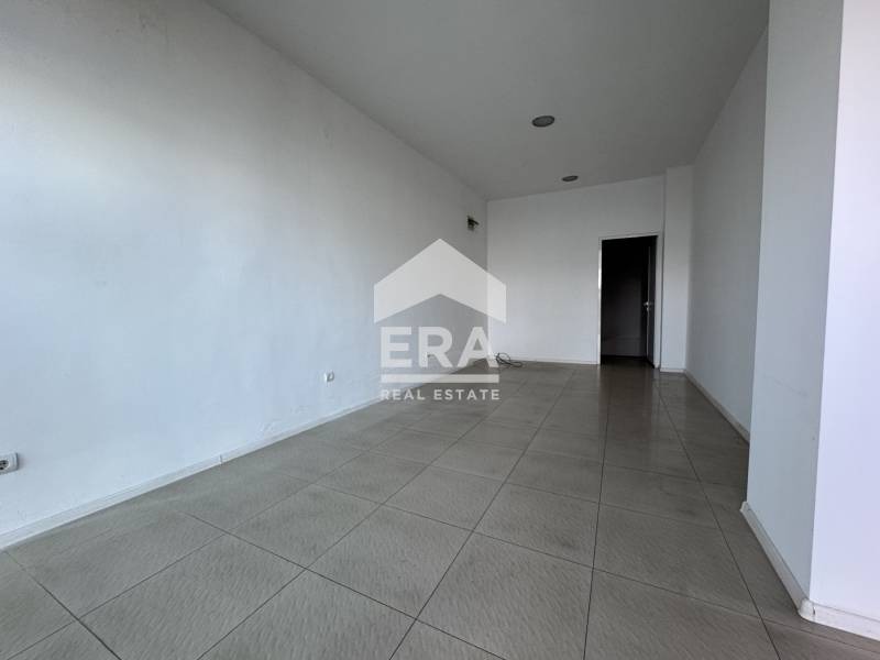 Дава под наем МАГАЗИН, гр. Силистра, Център, снимка 2 - Магазини - 52935070