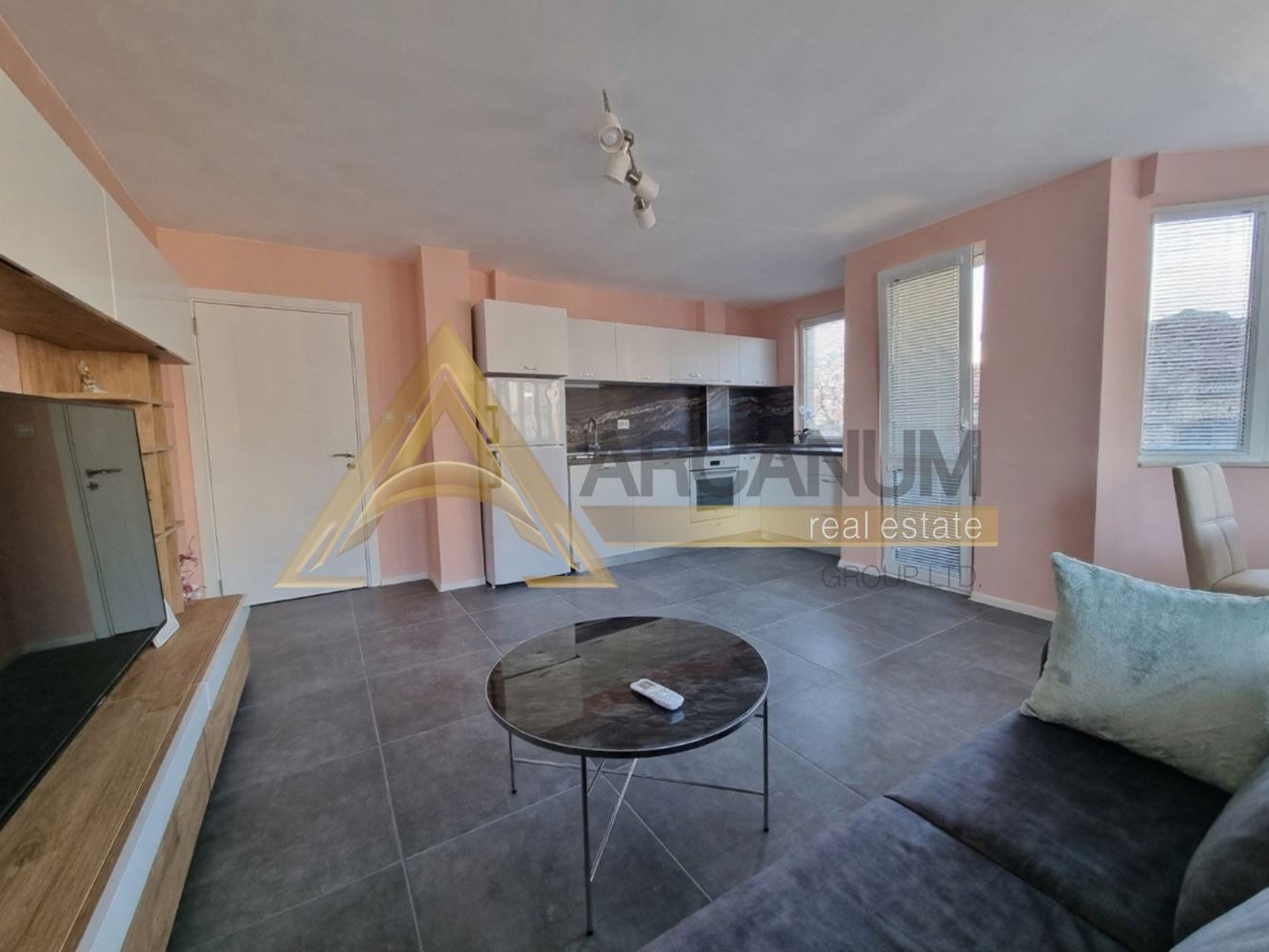 Дава под наем 2-СТАЕН, гр. Варна, Колхозен пазар