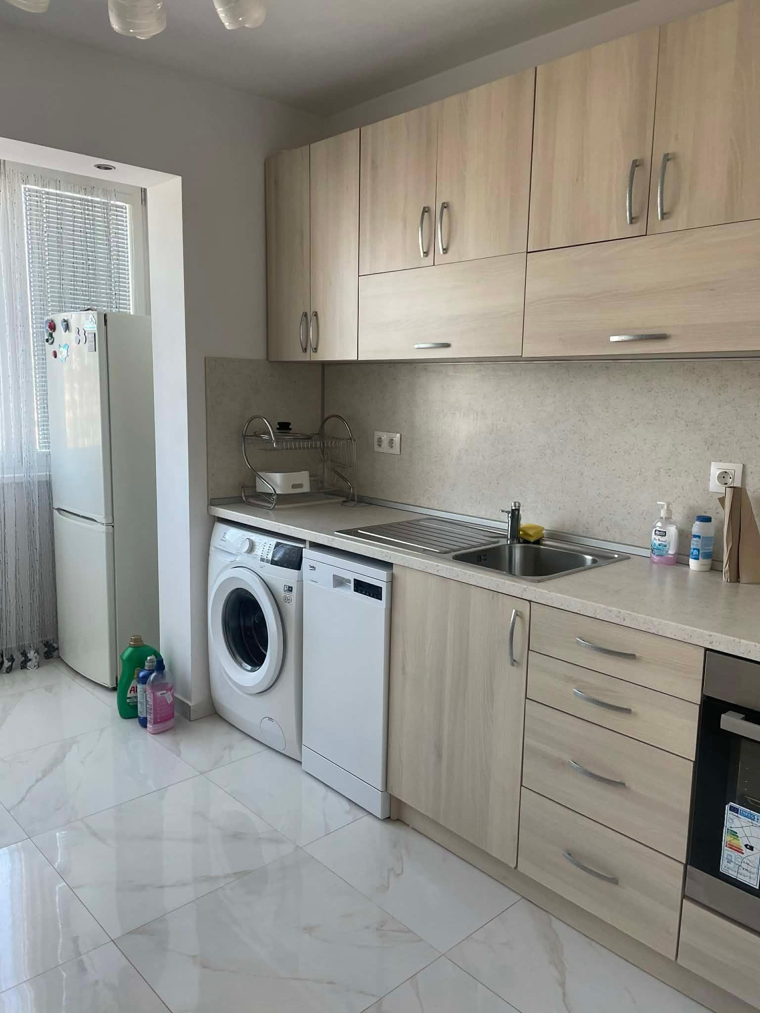 Дава под наем 3-СТАЕН, гр. София, Мусагеница, снимка 3 - Апартаменти - 53629347