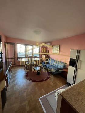 1 chambre Tchataldja, Varna 1