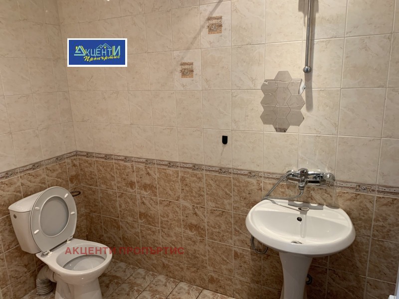 Дава под наем МАГАЗИН, гр. Велико Търново, Център, снимка 3 - Магазини - 52213915