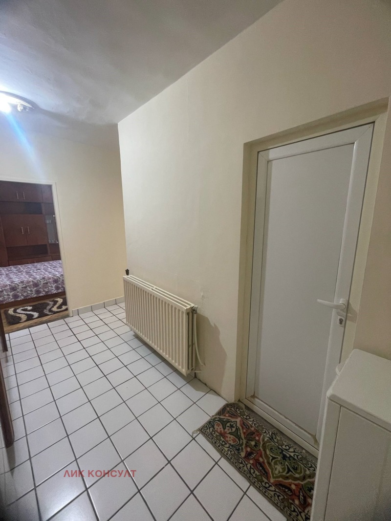 Издаје се  1 спаваћа соба Тарговиште , Центар , 65 м2 | 38913860 - слика [10]