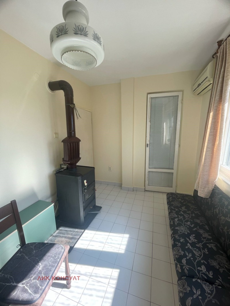 Издаје се  1 спаваћа соба Тарговиште , Центар , 65 м2 | 38913860 - слика [5]
