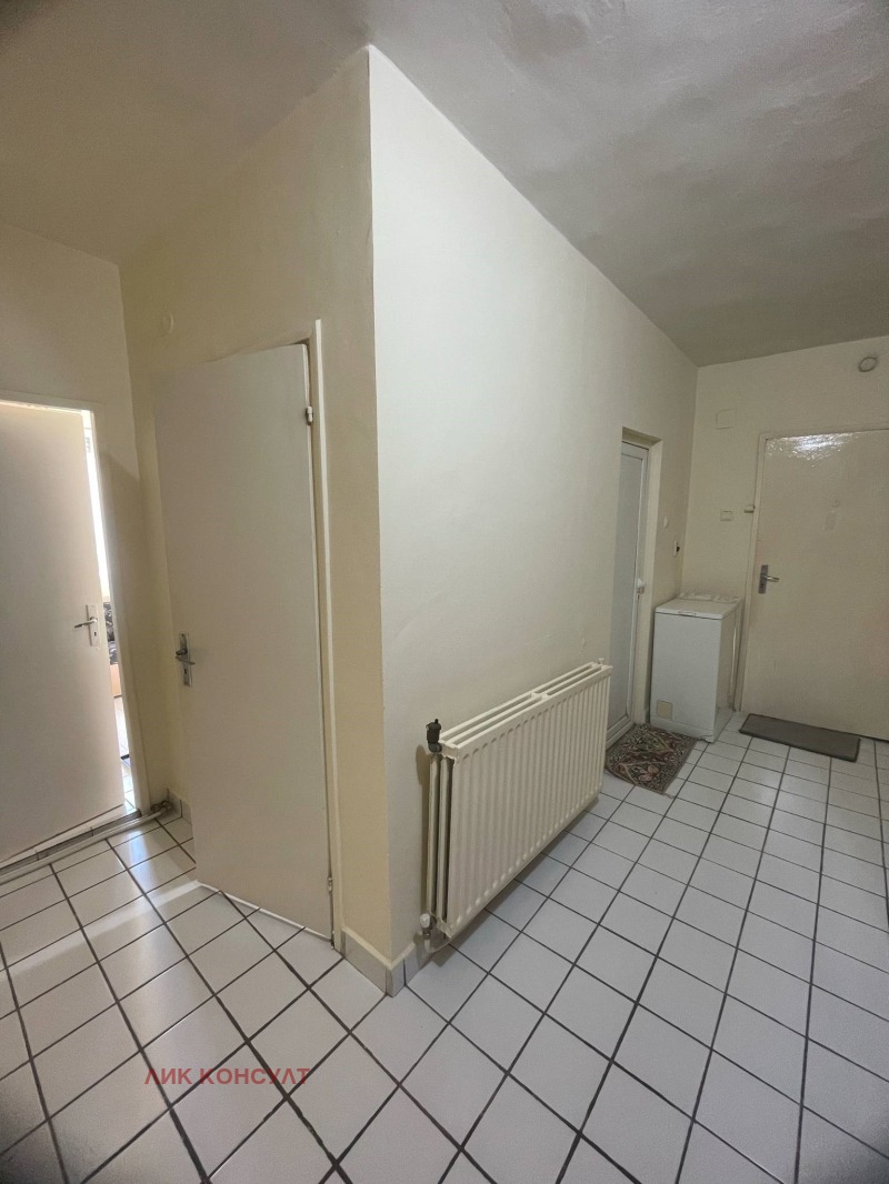 Издаје се  1 спаваћа соба Тарговиште , Центар , 65 м2 | 38913860 - слика [8]