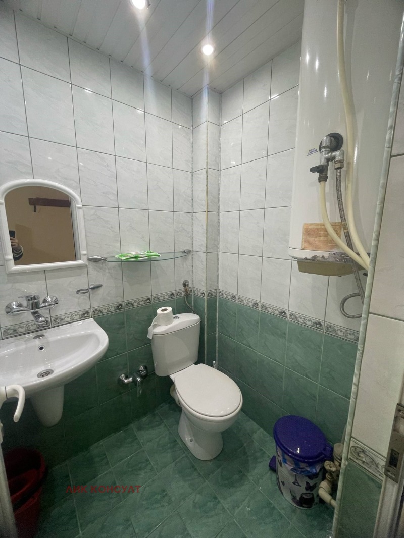 Издаје се  1 спаваћа соба Тарговиште , Центар , 65 м2 | 38913860 - слика [11]