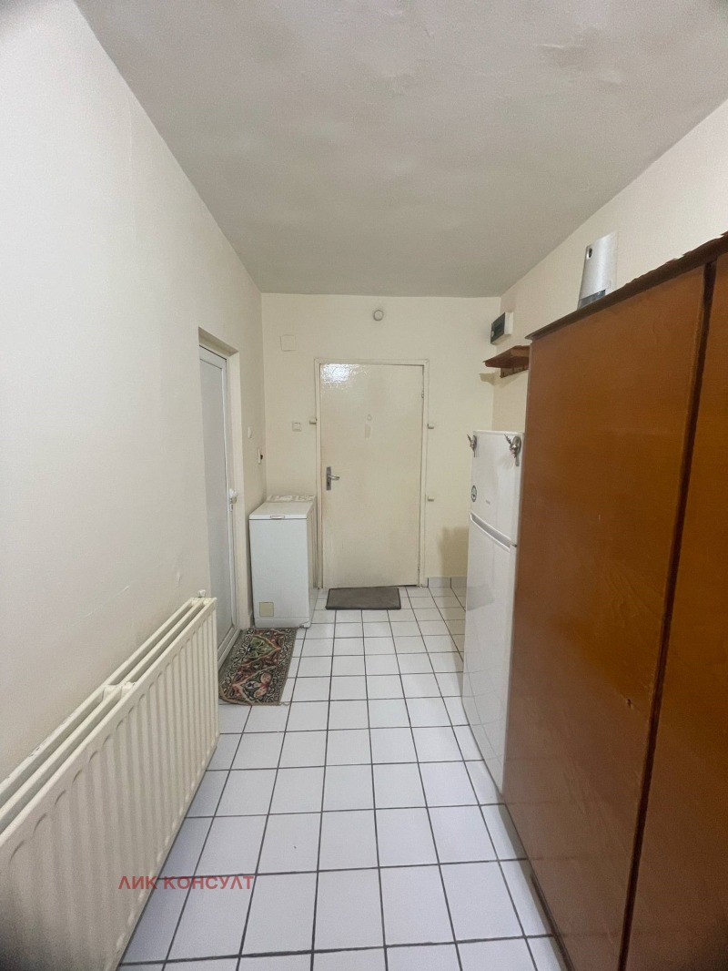 Издаје се  1 спаваћа соба Тарговиште , Центар , 65 м2 | 38913860 - слика [9]