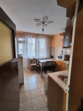 3+ bedroom Aytos, region Burgas 1