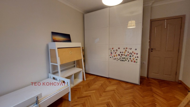 Дава под наем 3-СТАЕН, гр. София, Център, снимка 13 - Апартаменти - 52646126