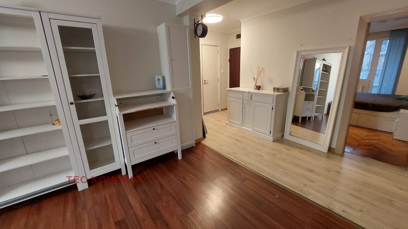 Дава под наем 3-СТАЕН, гр. София, Център, снимка 6 - Апартаменти - 52646126