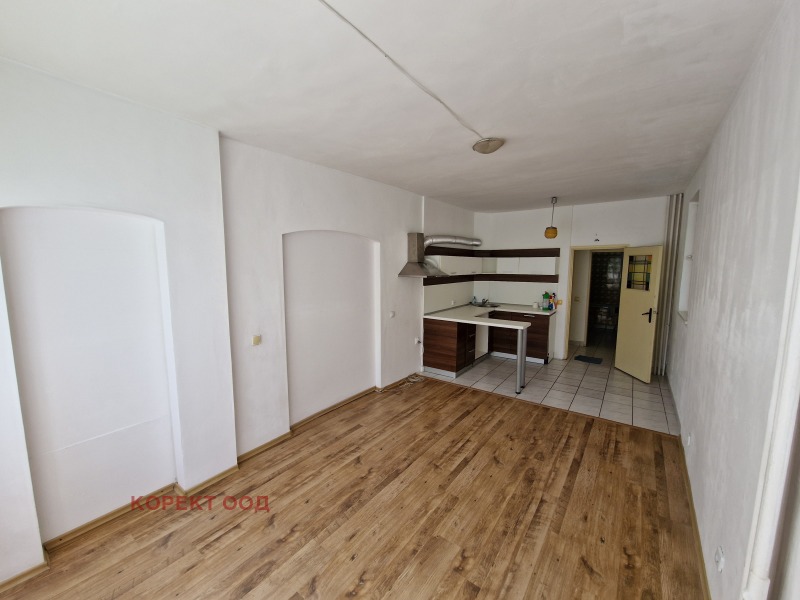 Дава под наем 4-СТАЕН, гр. София, Изгрев, снимка 17 - Апартаменти - 53290120