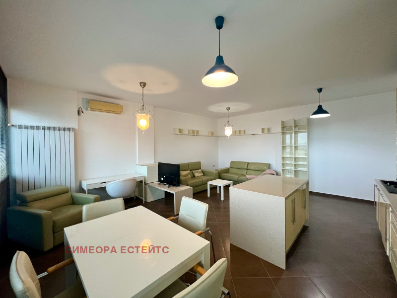 A louer  2 chambres Sofia , Lozenets , 100 m² | 61899493