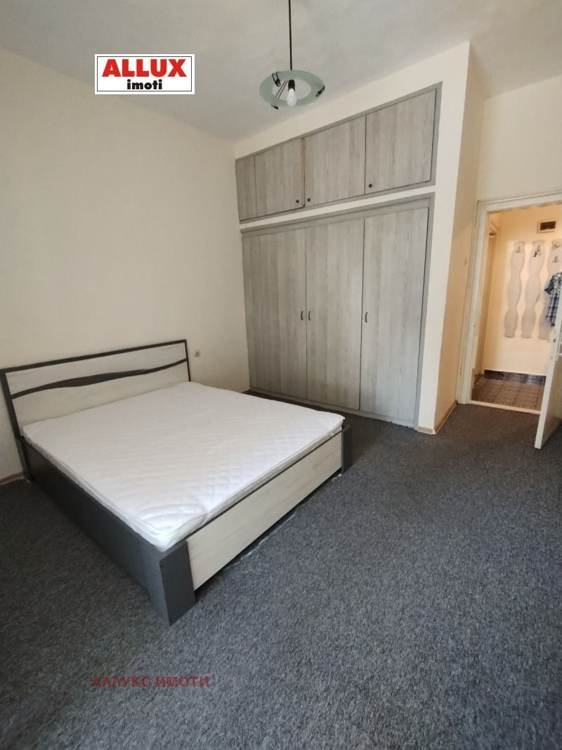 En renta  1 dormitorio Ruse , Tsentar , 55 metros cuadrados | 77309208 - imagen [3]