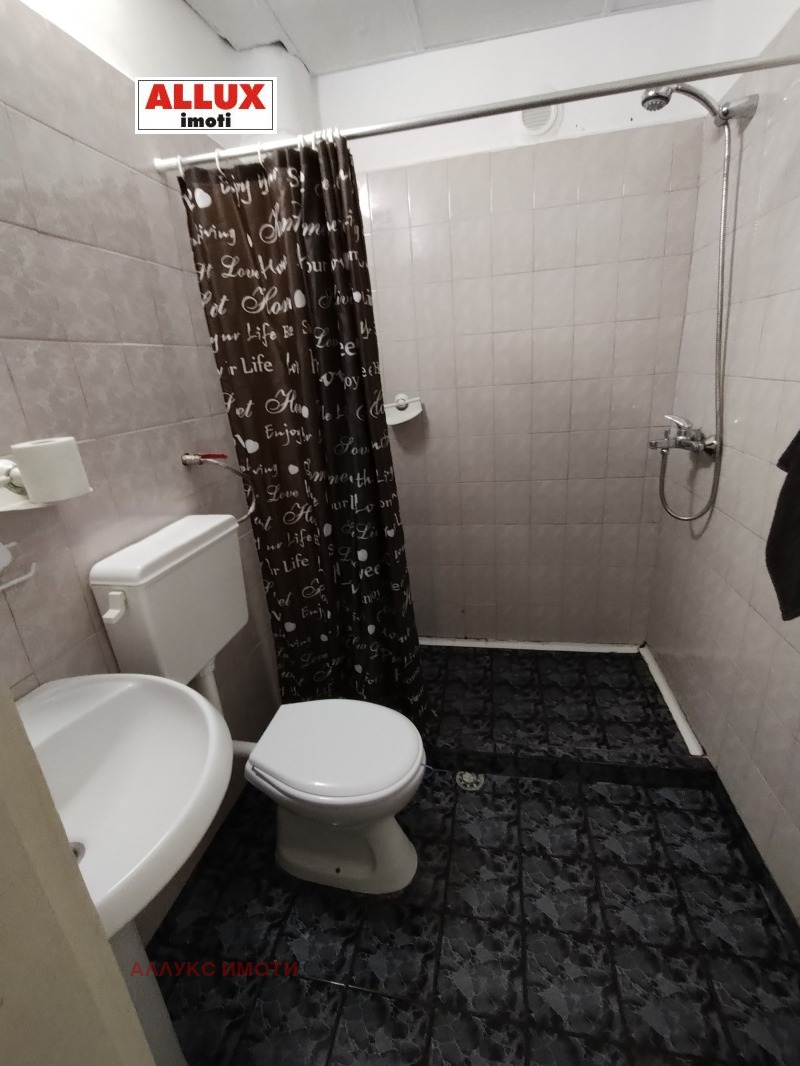 En renta  1 dormitorio Ruse , Tsentar , 55 metros cuadrados | 77309208 - imagen [6]