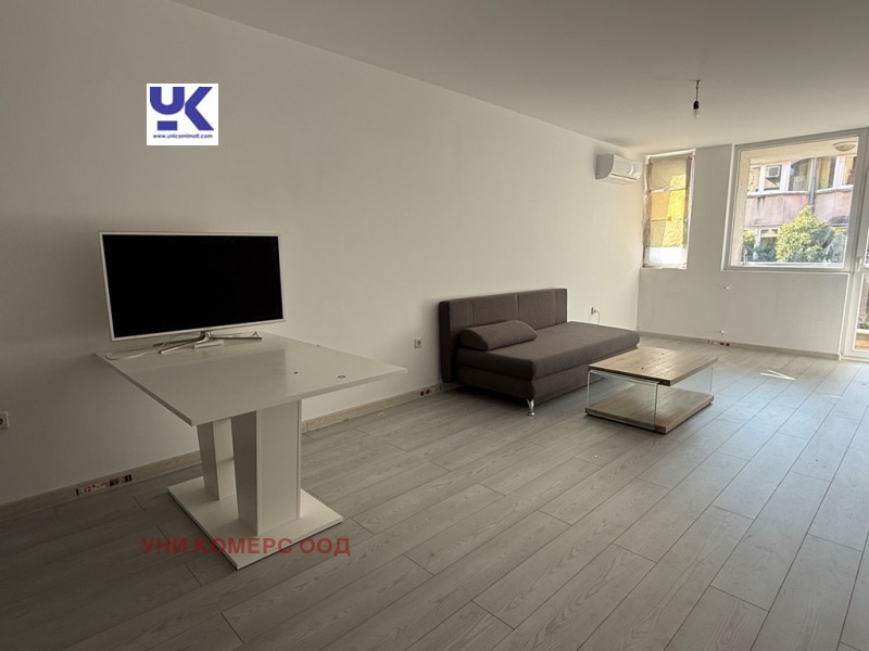 Te huur  2 slaapkamers Sofia , Zona B-19 , 100 m² | 49647372