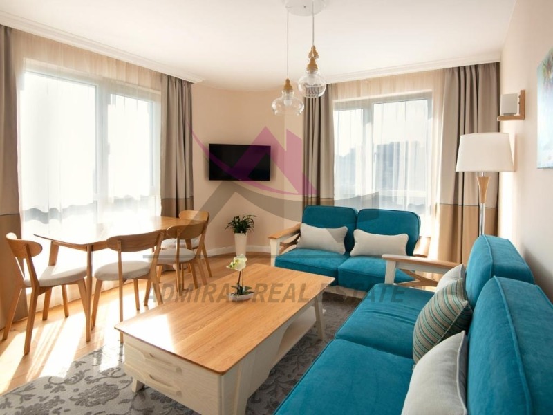 Zu vermieten  3 Schlafzimmer Warna , Zentar , 100 qm | 54798492