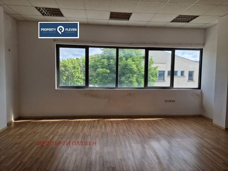 A louer  Bureau Pleven , Indoustrialna zona - Zapad , 35 m² | 65013110