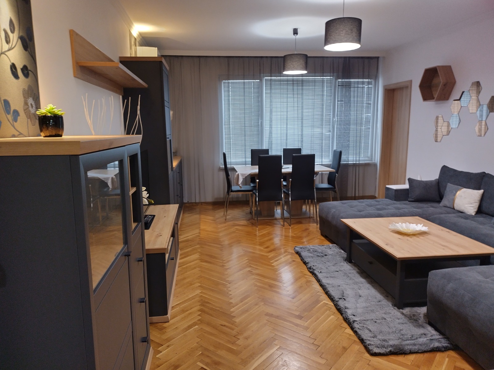 Дава под наем 3-СТАЕН, гр. София, Лозенец, снимка 2 - Апартаменти - 53947387