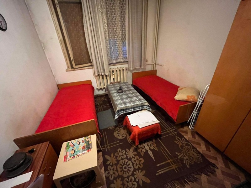 Дава под Наем СТАЯ в град Пловдив, Кършияка - 25 кв.м / 150 € » 293.37 лв., РИНЕКС РЕВОЛЮШЪН