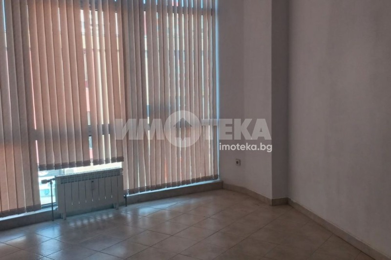 Издаје се  Схоп Софија , Младост 1А , 22 м2 | 27371993