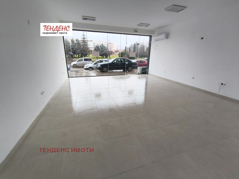 Дава под наем МАГАЗИН, гр. Кърджали, Център, снимка 2 - Магазини - 53244529