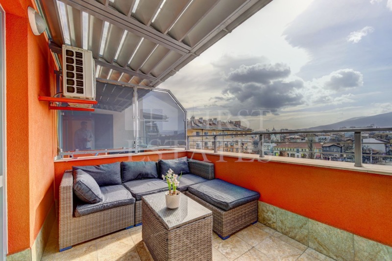Дава под нем  3-стаен, град София, Център • 1 050 EUR • ID 60680224 — holmes.bg - [1] 