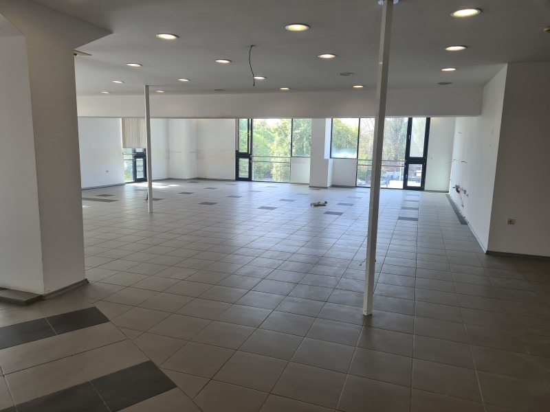 Дава под Наем ОФИС в град Пловдив, Сточна гара - 215 кв.м / 1 290 € » 2 523.02 лв., РЕМАКС АДВАНТИДЖ