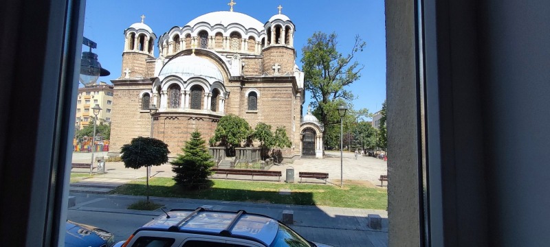 A louer  Bureau Sofia , Tsentar , 72 m² | 11531036