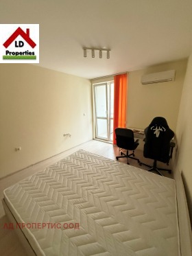 1 quarto Kolhozen pazar, Varna 6