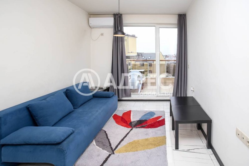 Издаје се  2 спаваће собе Софија , Надежда 1 , 90 м2 | 12603193