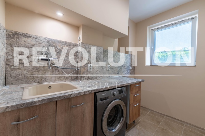 Под наем МАГАЗИН, град Пловдив, Каменица 1 • 320 € • 20723848 — Holmes.bg