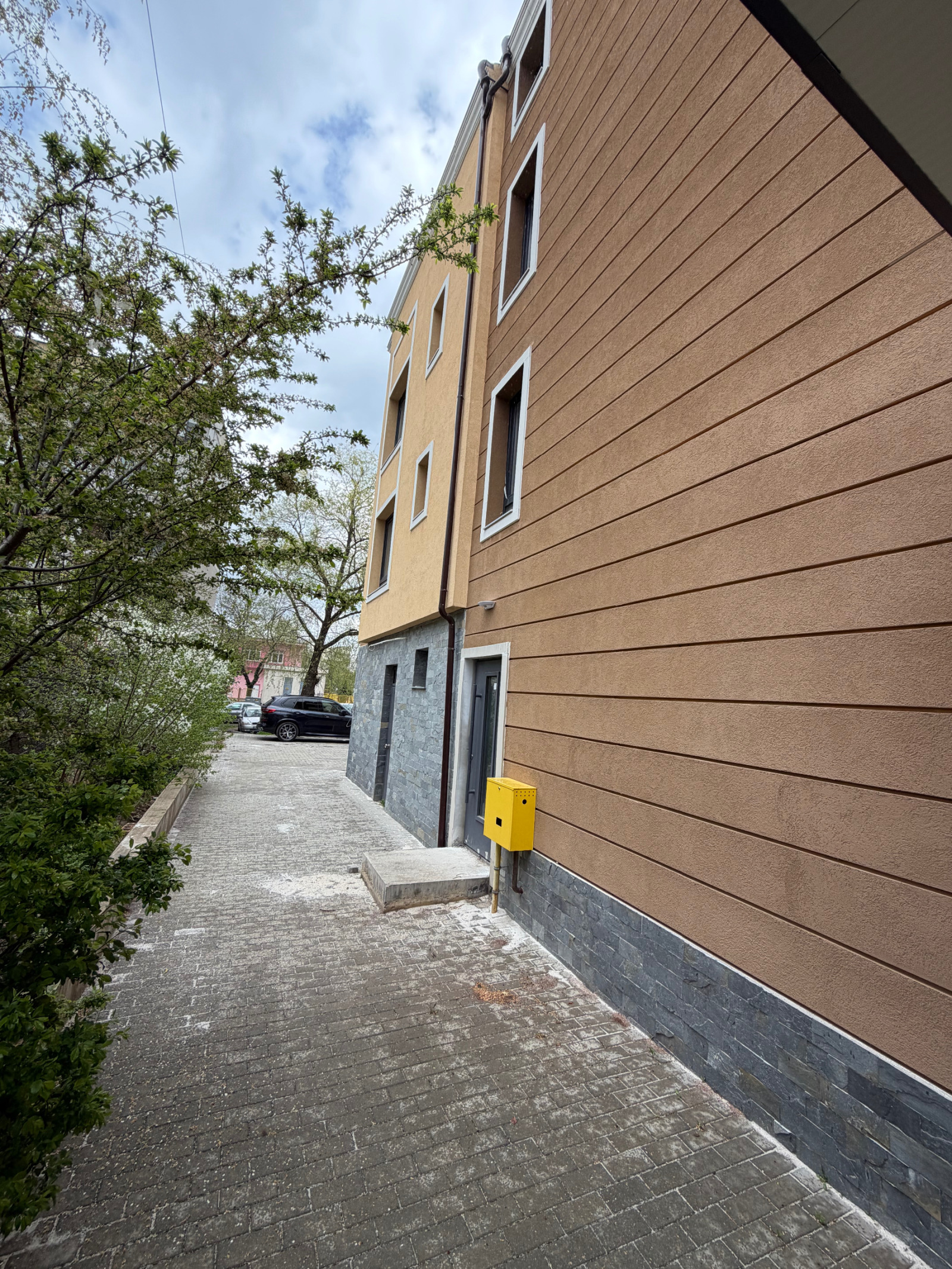 Дава под наем ЗАВЕДЕНИЕ, гр. Елин Пелин, област София област, снимка 4 - Заведения - 53653271