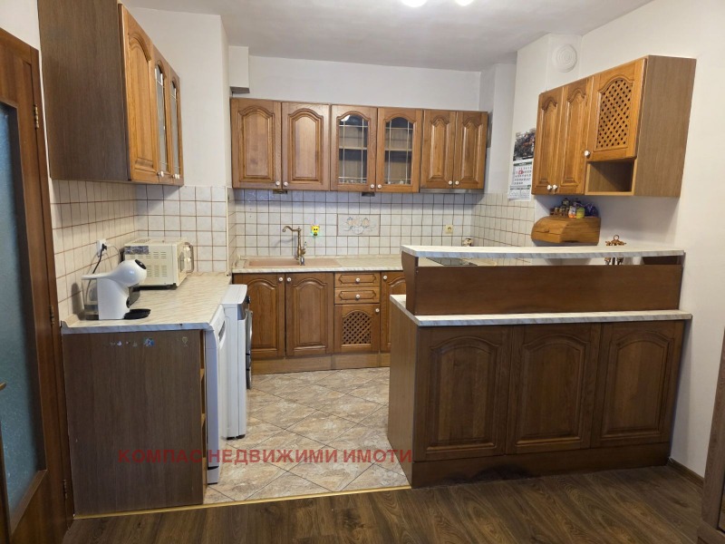 Дава под наем 3-СТАЕН, гр. Варна, Лятно кино Тракия, снимка 2 - Апартаменти - 53437307