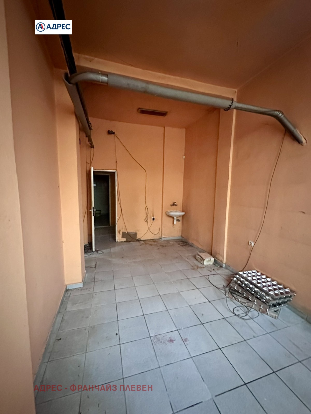 Дава под наем МАГАЗИН, гр. Троян, област Ловеч, снимка 9 - Магазини - 54366043