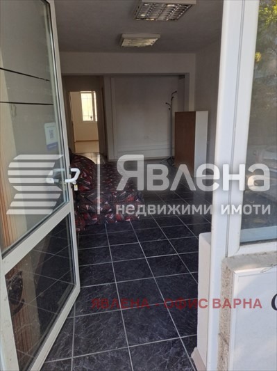Προς ενοικίαση  Κατάστημα Βαρνα , Σπορτνα ζαλα , 46 τ.μ | 84521288 - εικόνα [2]