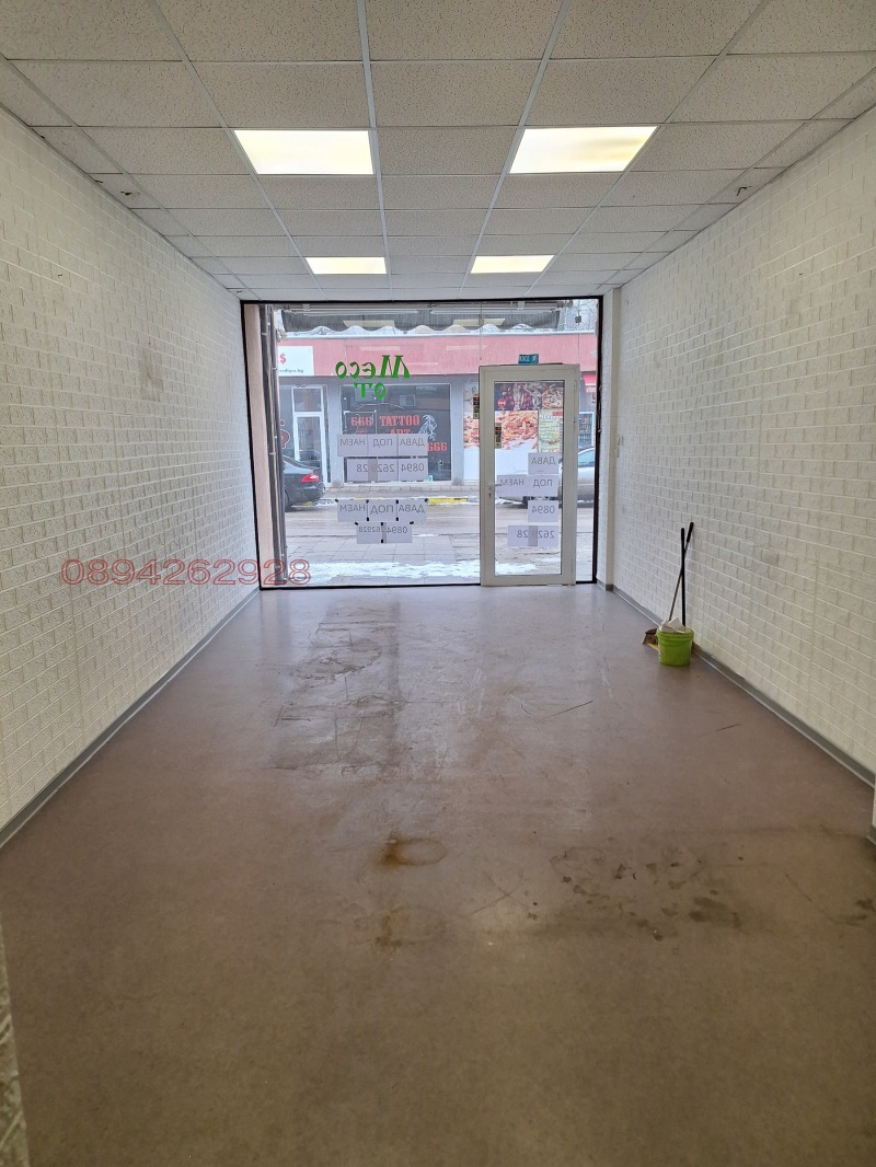 Дава под Наем МАГАЗИН в град Враца, Дъбника - 31 кв.м / 250 € » 488.96 лв.