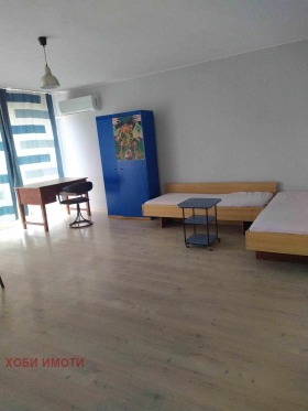 Studio Kjutjuk Parij, Plovdiv 1