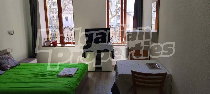 Дава под нем  1-стаен, град Варна, Гръцка махала •  700 EUR • ID 21403352 — holmes.bg - [1] 