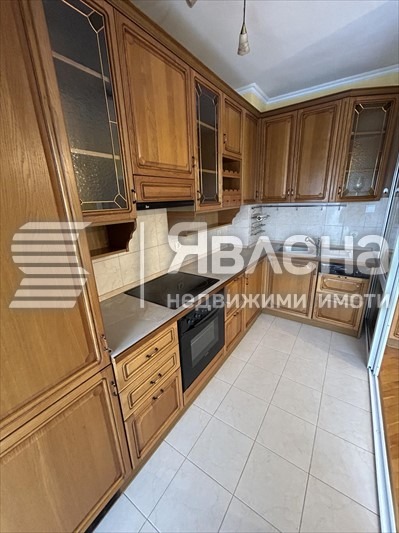 Издаје се  2 спаваће собе Софија , Центар , 120 м2 | 30367823 - слика [5]