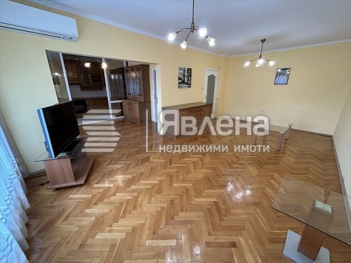 Издаје се  2 спаваће собе Софија , Центар , 120 м2 | 30367823 - слика [3]