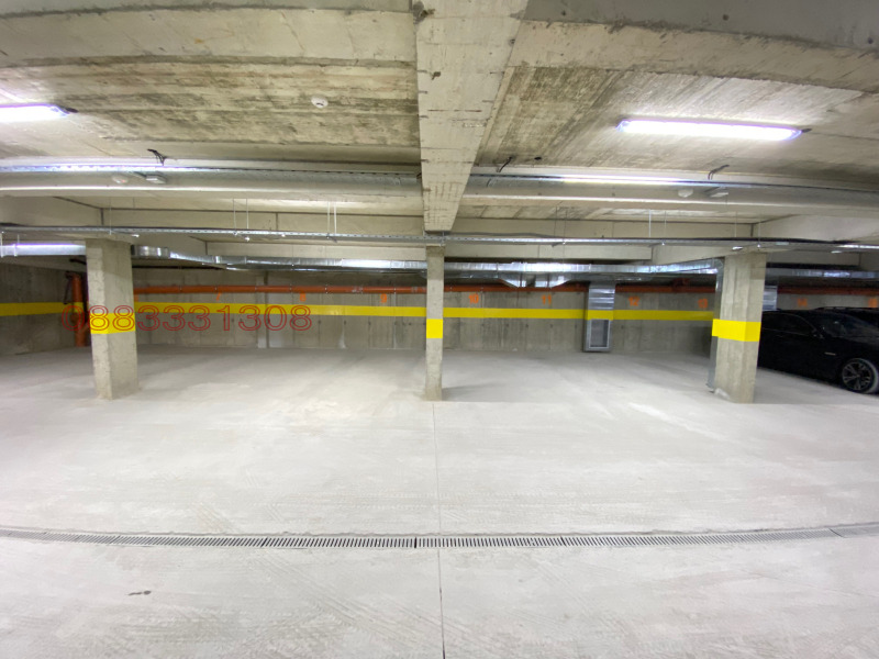 Дава под наем ГАРАЖ, ПАРКОМЯСТО, гр. Бургас, Славейков, снимка 4 - Гаражи и паркоместа - 53567255