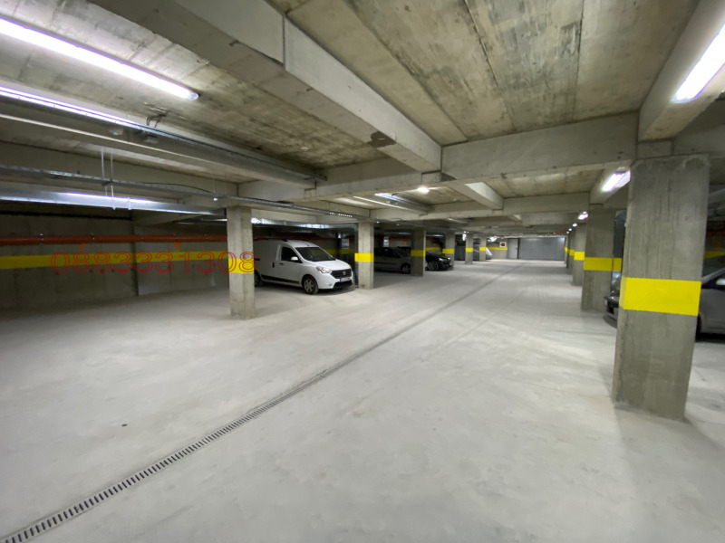 Дава под наем ГАРАЖ, ПАРКОМЯСТО, гр. Бургас, Славейков, снимка 3 - Гаражи и паркоместа - 53567255