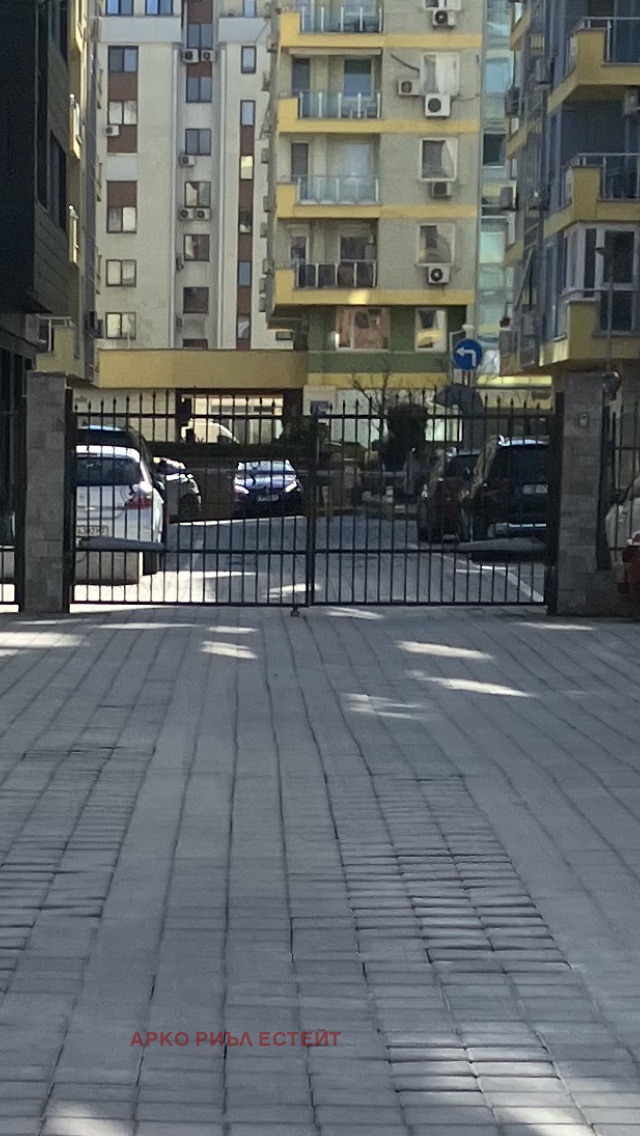 Дава под наем ГАРАЖ, ПАРКОМЯСТО, гр. София, Манастирски ливади, снимка 4 - Гаражи и паркоместа - 53766748