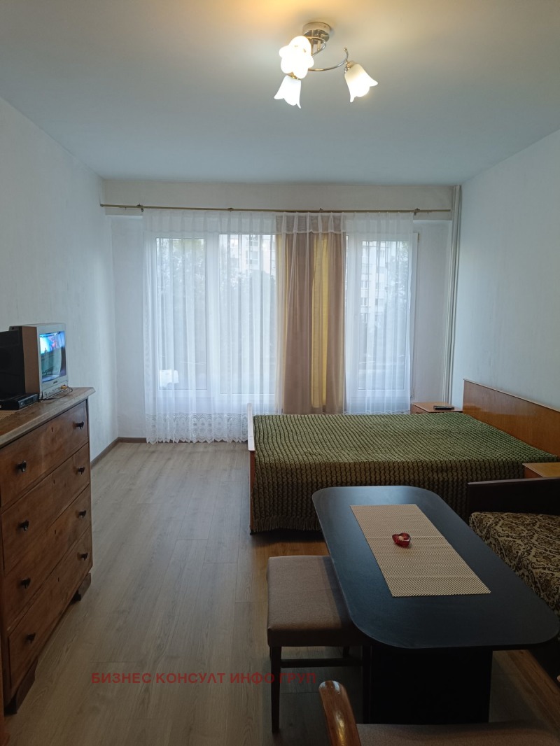 Da affittare  Studio Sofia , Vrabnitsa 1 , 50 mq | 95216953