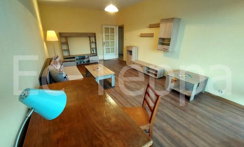Издаје се  1 спаваћа соба Софија , Стрелбиште , 70 м2 | 97252620