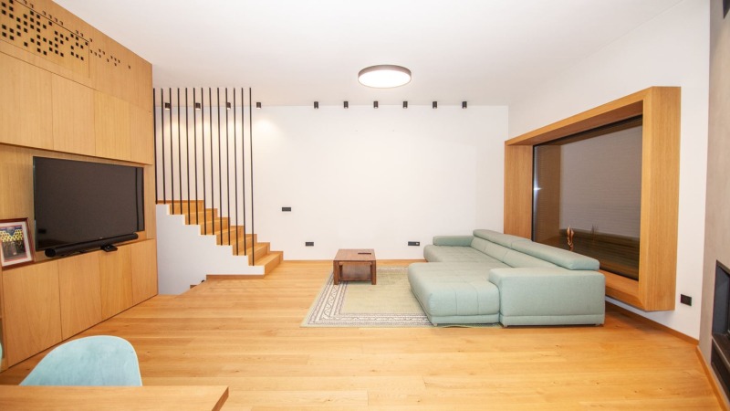 В аренду  Дом София , Бистрица , 314 кв.м | 97211584