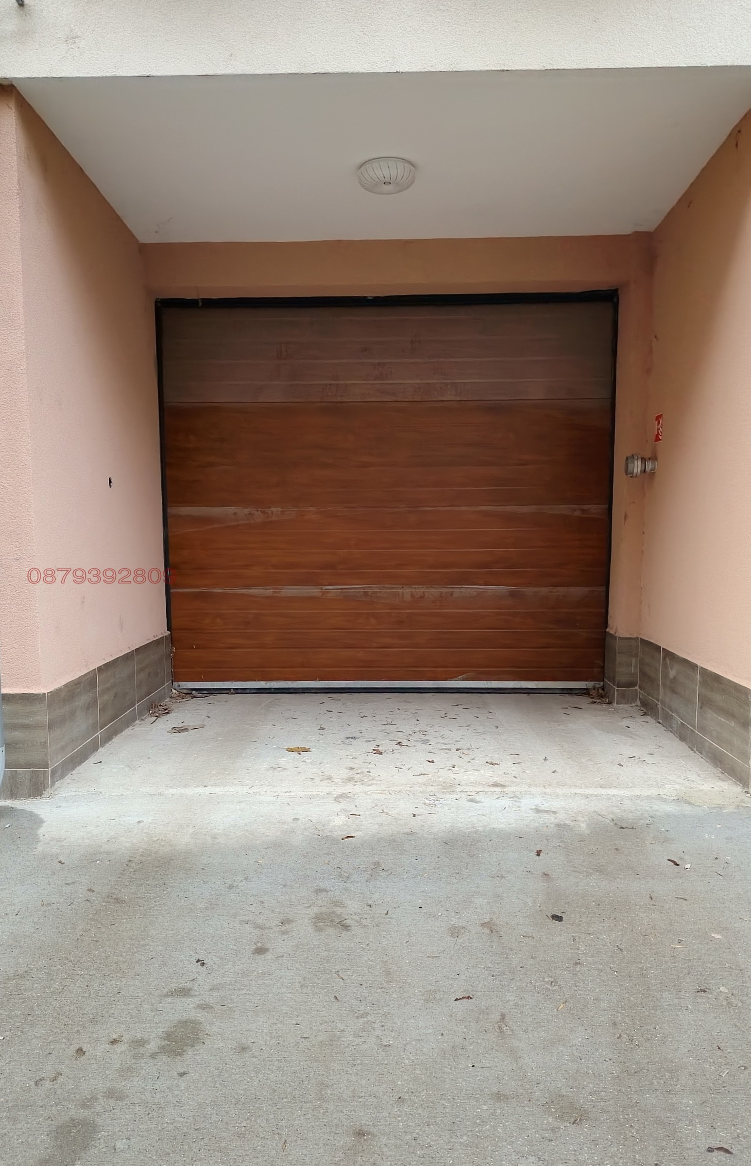 Дава под наем ГАРАЖ, ПАРКОМЯСТО, гр. Плевен, Идеален център