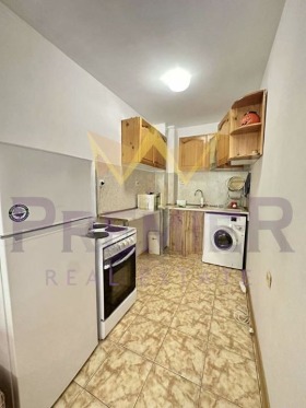 1 dormitorio JEI, Varna 1