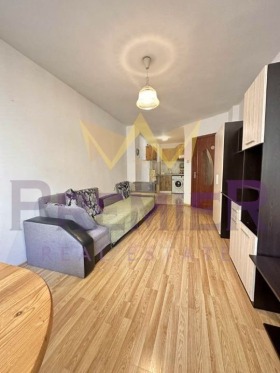 1 dormitorio JEI, Varna 2